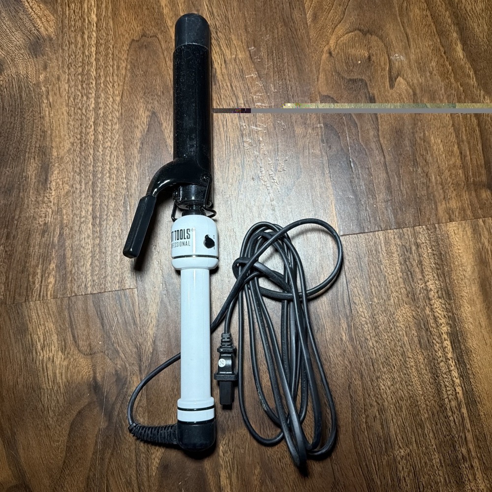 HOT TOOLS Pro Artist Nano Ceramic Curling Iron Wand Shiny Hair 1" in Black White